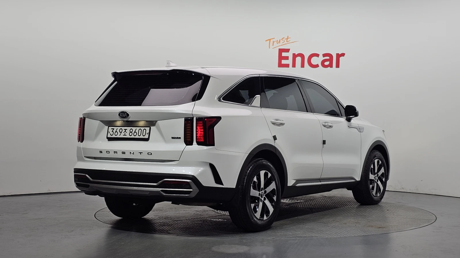 Kia Sorento 2.5* BLIND SPOT* ПОДГРЕВ ВОЛАН* КРАЙНА ЦЕНА, снимка 2 - Автомобили и джипове - 55336590