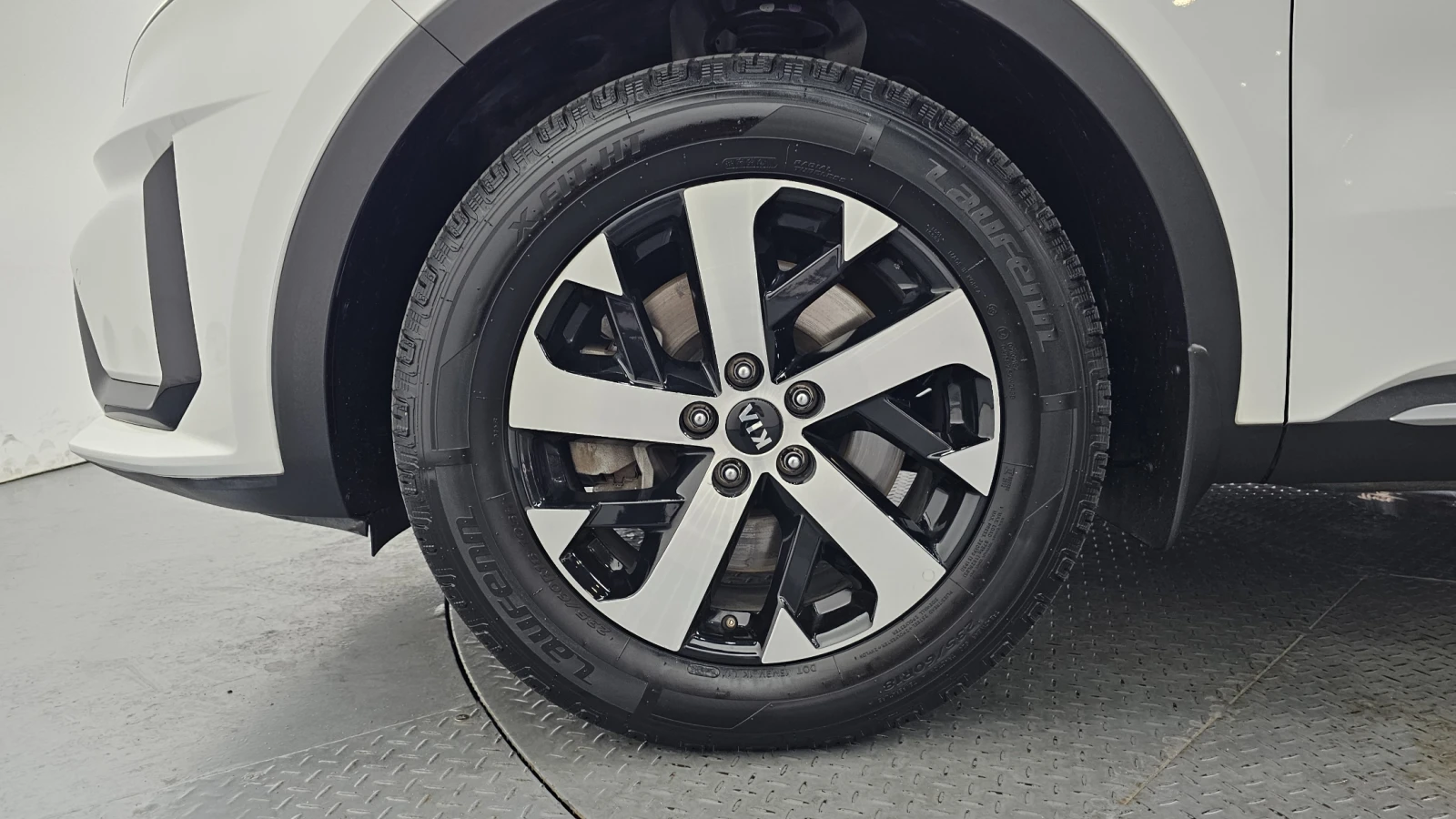 Kia Sorento 2.5* BLIND SPOT* ПОДГРЕВ ВОЛАН* КРАЙНА ЦЕНА, снимка 5 - Автомобили и джипове - 55336590
