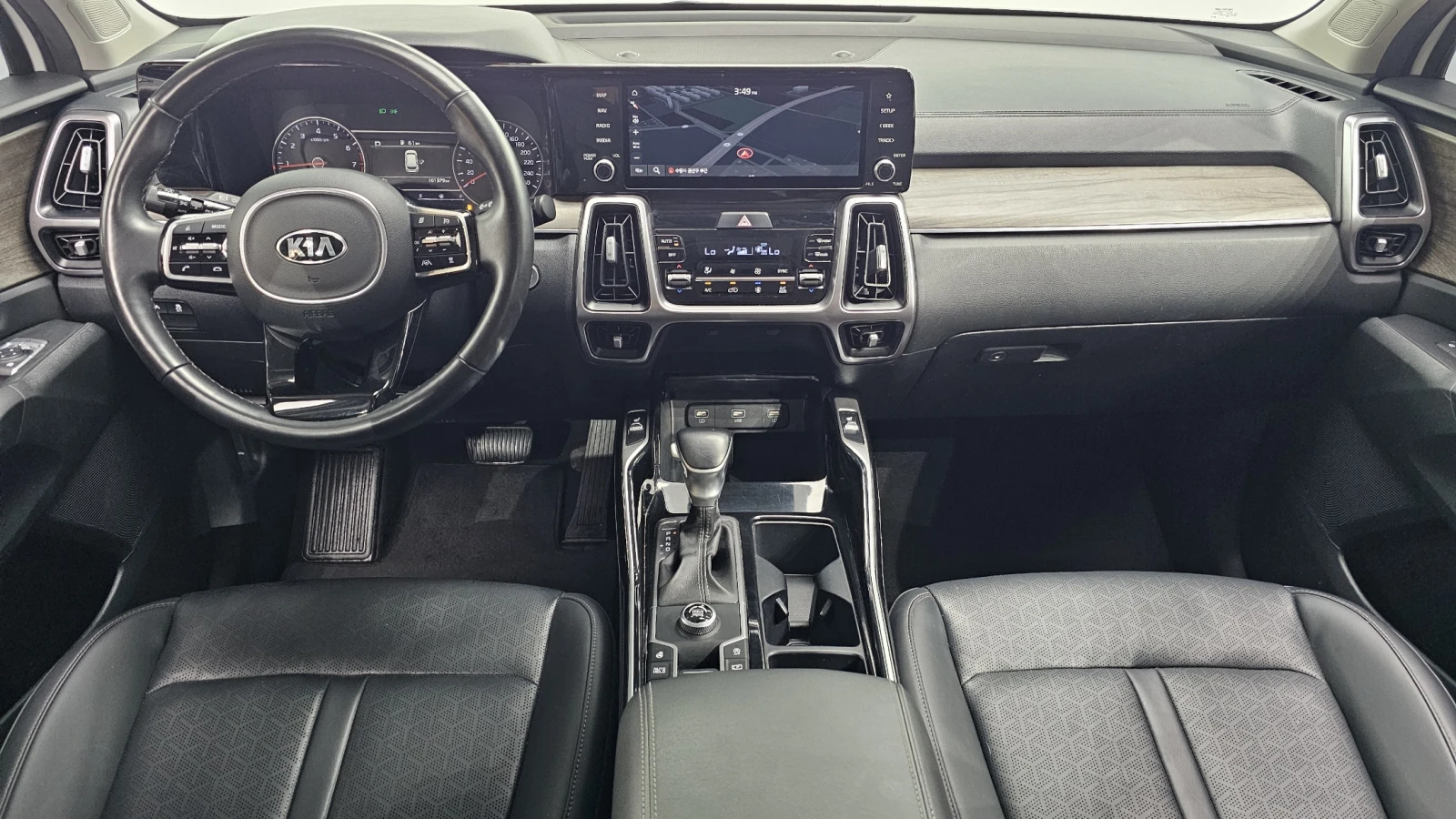 Kia Sorento 2.5* BLIND SPOT* ПОДГРЕВ ВОЛАН* КРАЙНА ЦЕНА, снимка 7 - Автомобили и джипове - 55336590