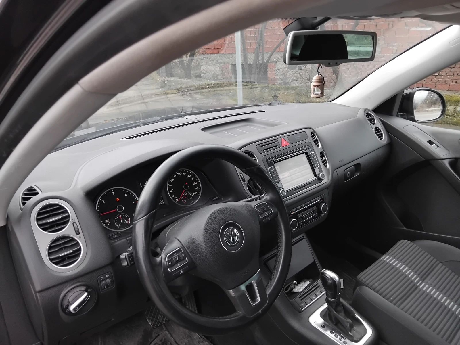 VW Tiguan, снимка 6 - Автомобили и джипове - 55514358