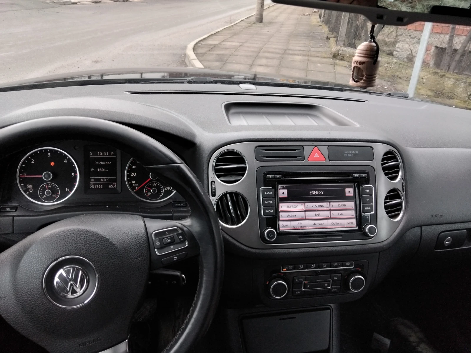 VW Tiguan, снимка 8 - Автомобили и джипове - 55514358