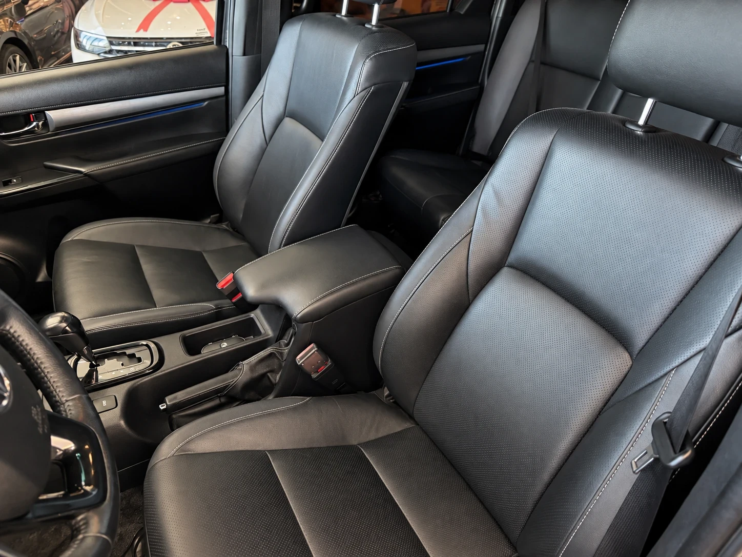 Toyota Hilux INVINCIBLE  | Mobile.bg � ����������� 11