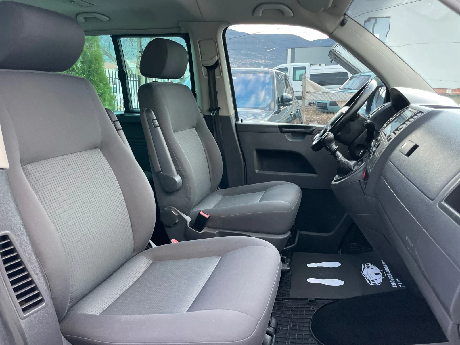 VW Caravelle 2.5 TDI 131КС 8 - изображение 8