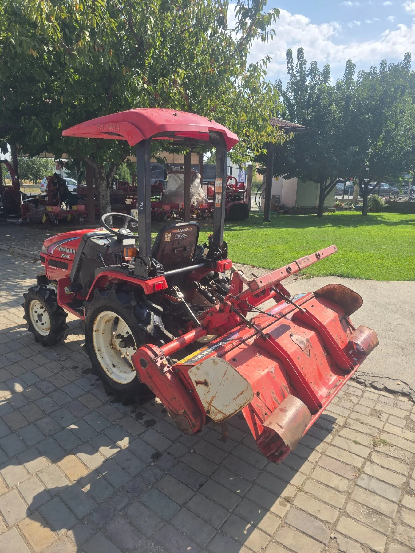 Трактор Yanmar Ке 50, 15 к.с. 4 х 4, снимка 3 - Селскостопанска техника - 55798166