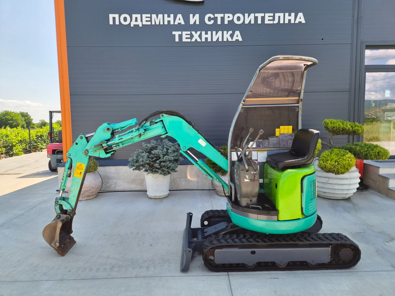 Багер Hitachi IHI 1.2 тона / РАЗТВАРЯ ВЕРИГИТЕ / НАЛИЧЕН !, снимка 2 - Индустриална техника - 55172877