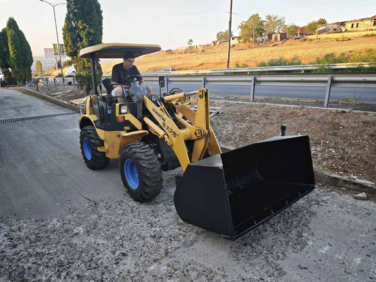 Мини челни товарачи Komatsu WL30 НОВ ВНОС ЯПОНИЯ