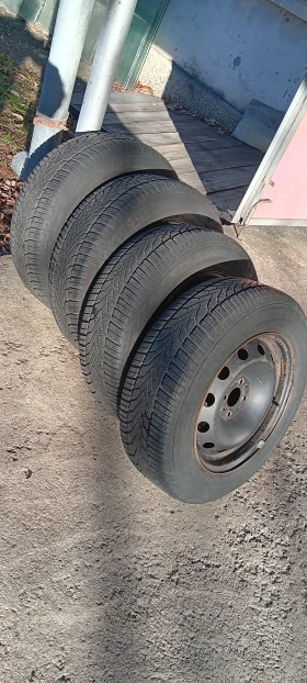 Гуми с джанти Semperit 195/65R15, снимка 2 - Гуми и джанти - 48527353