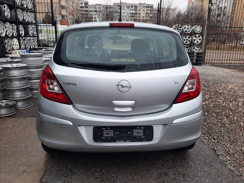 Opel Corsa 1.4i, снимка 8 - Автомобили и джипове - 47061168