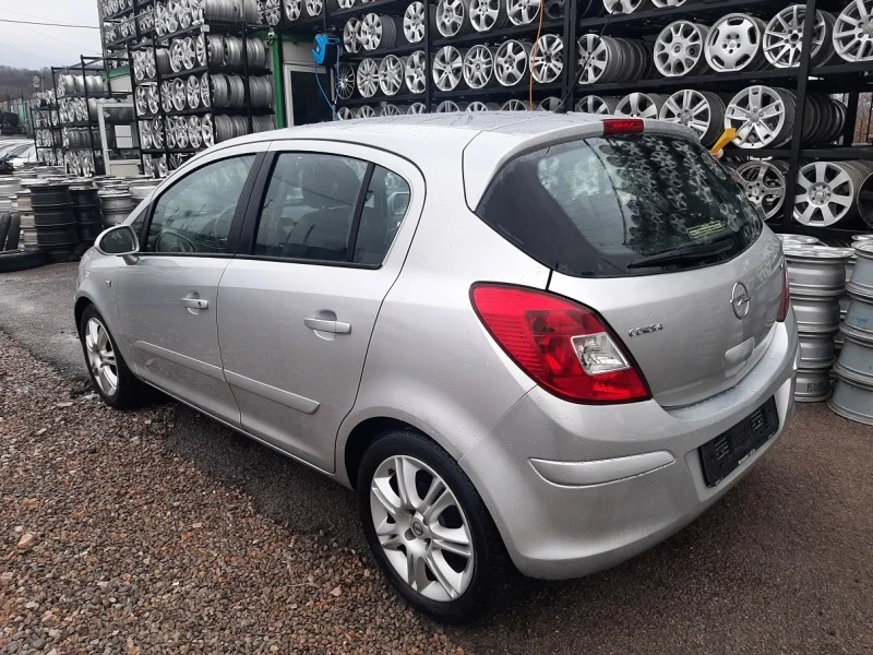 Opel Corsa 1.4i, снимка 15 - Автомобили и джипове - 47061168