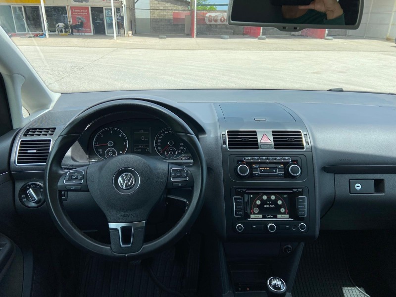 VW Touran 1.6TDI 105PS, снимка 13 - Автомобили и джипове - 46171702