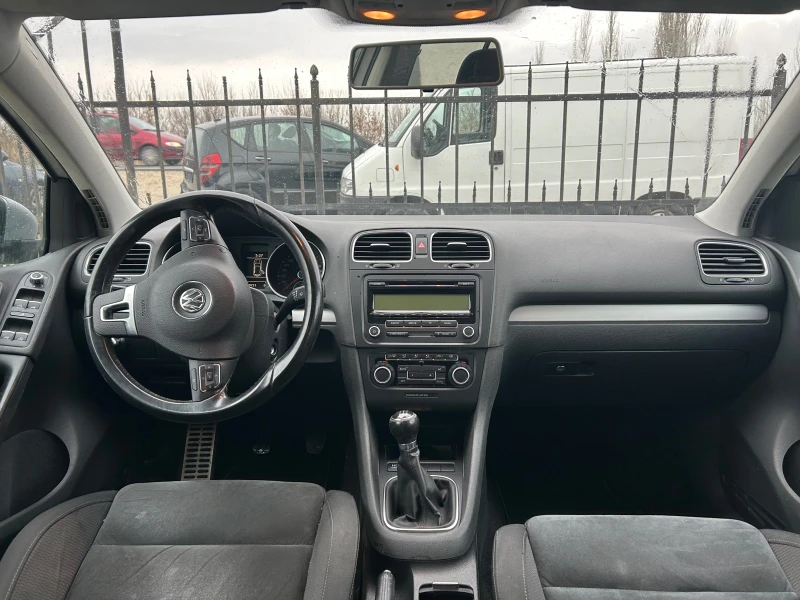 VW Golf 1.4 турбо, снимка 10 - Автомобили и джипове - 49154593