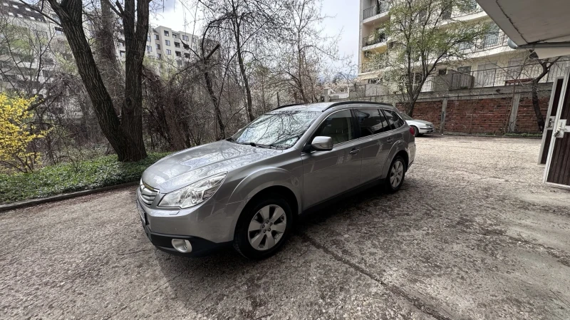 Subaru Outback, снимка 1 - Автомобили и джипове - 49611400