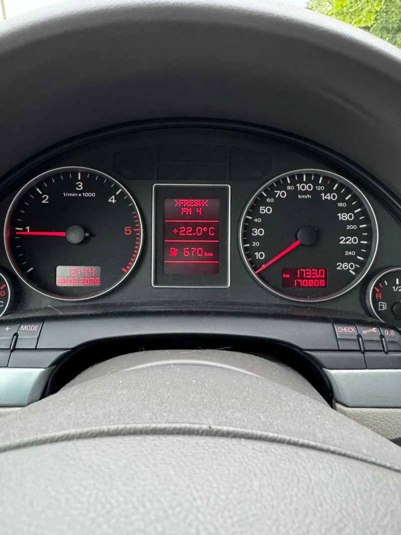 Audi A4, снимка 7 - Автомобили и джипове - 52263517