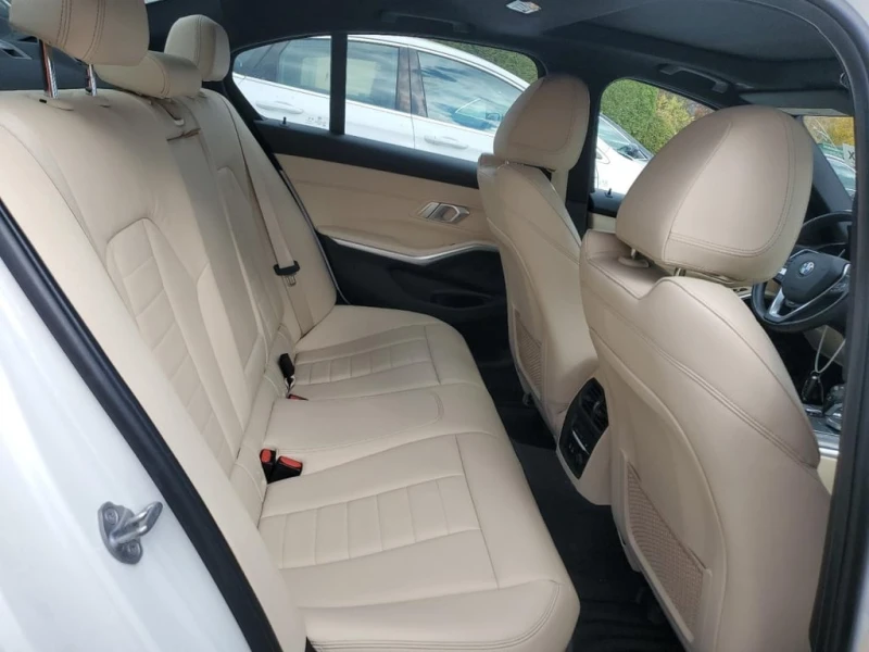 BMW 330 * CARFAX * БЕЗ ПЪРВОНАЧАЛНА ВНОСКА, снимка 10 - Автомобили и джипове - 52745464