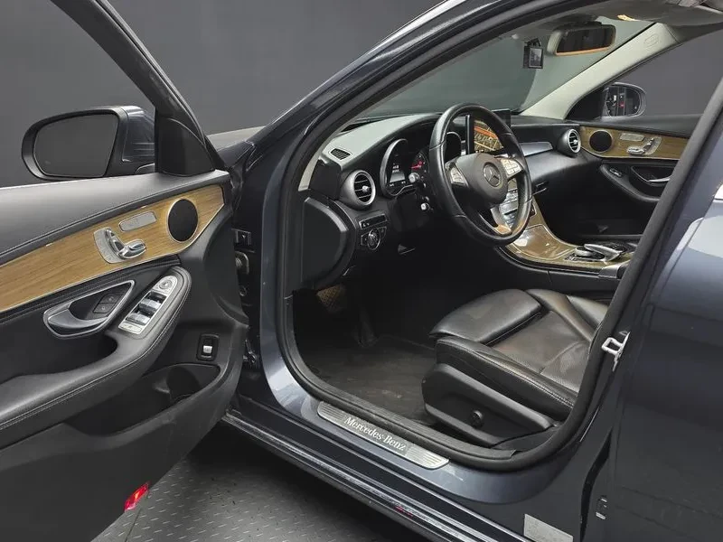 Mercedes-Benz C 220, снимка 10 - Автомобили и джипове - 53825781