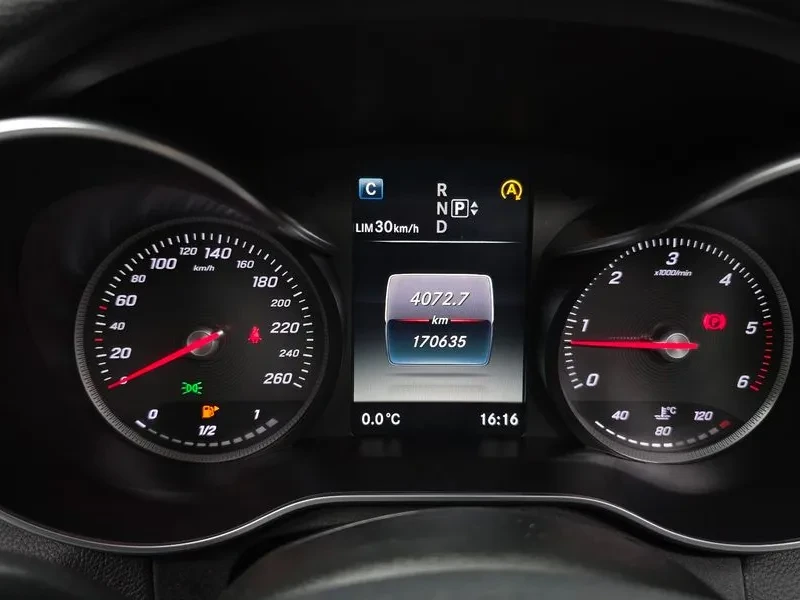 Mercedes-Benz C 220, снимка 8 - Автомобили и джипове - 53825781