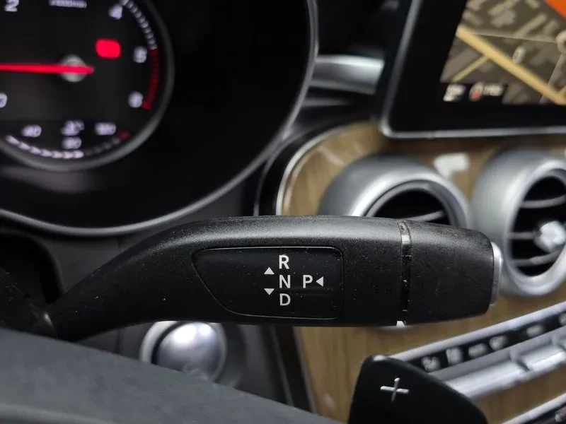 Mercedes-Benz C 220, снимка 9 - Автомобили и джипове - 53825781