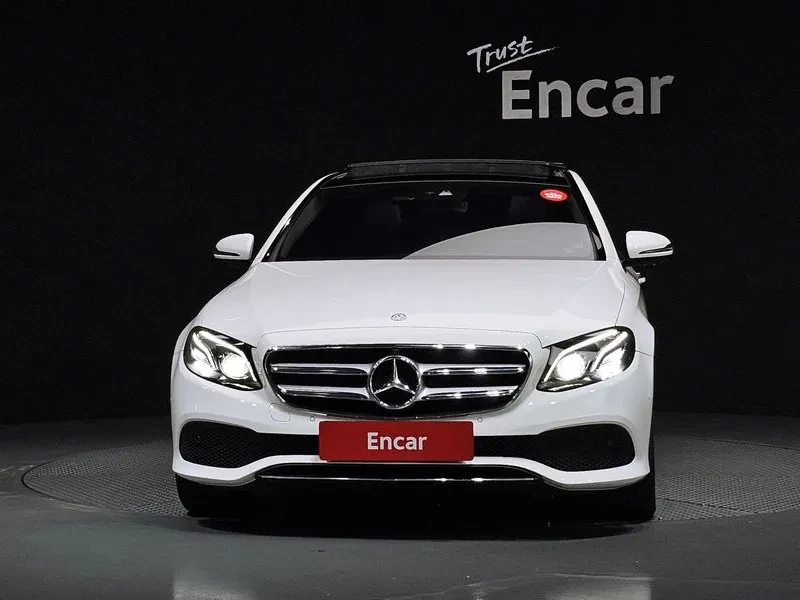 Mercedes-Benz E 200 Avantgarde, снимка 3 - Автомобили и джипове - 56018650