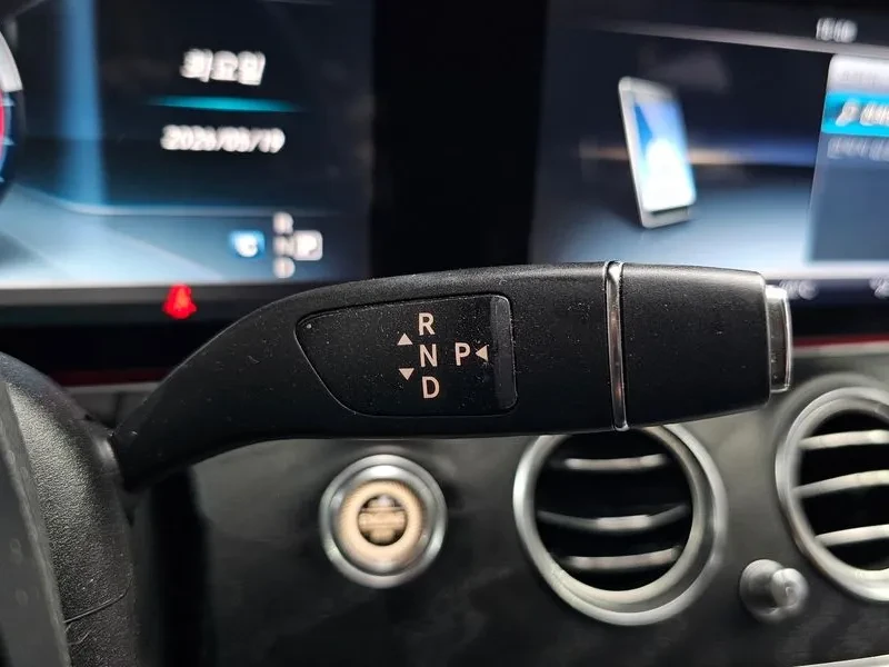 Mercedes-Benz E 200 Avantgarde, снимка 16 - Автомобили и джипове - 56018650