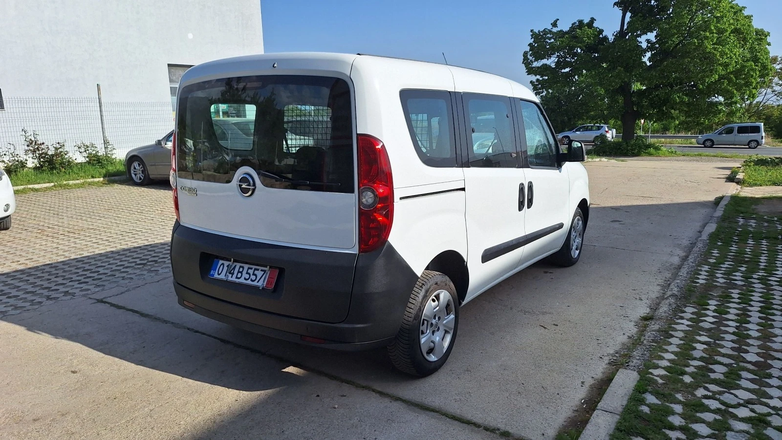 Opel Combo 1.6 Cdti 5mes KLIMA 6skorosti - изображение 3