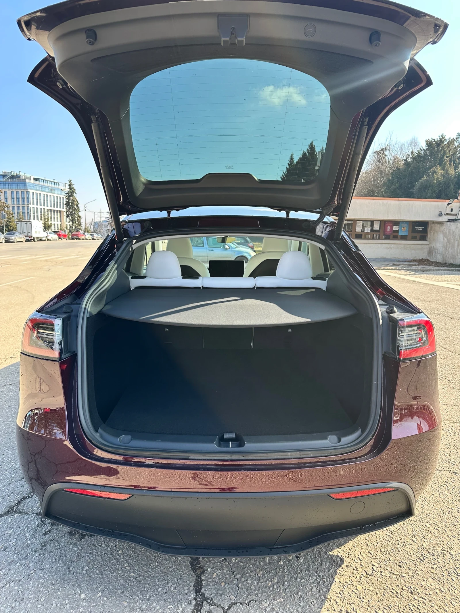 Tesla Model Y Performance  | Mobile.bg   11