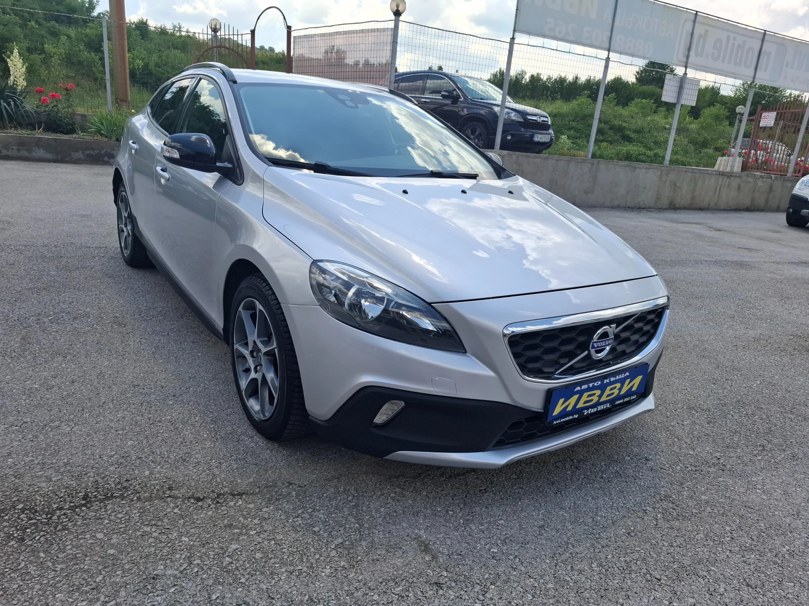 Volvo V40 Cross Country 1.6 D2 AVTOMATIK NAVI - изображение 2