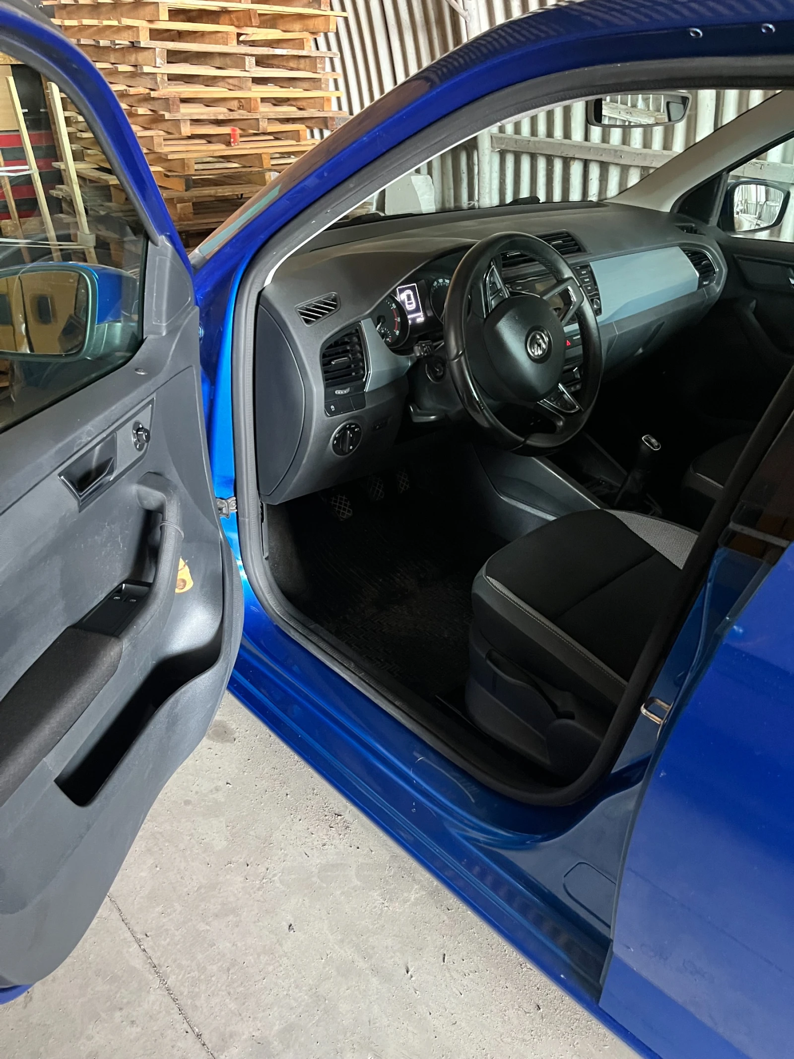 Skoda Fabia АМБИШЪН 1.0 MPI  - изображение 3