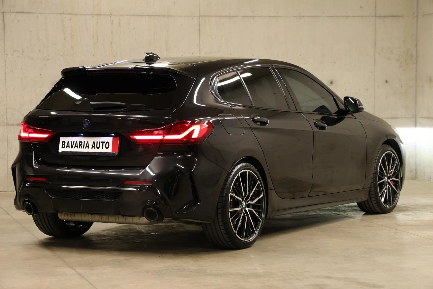 BMW M135 xDrive Sportautomatic M sport Paket - изображение 3