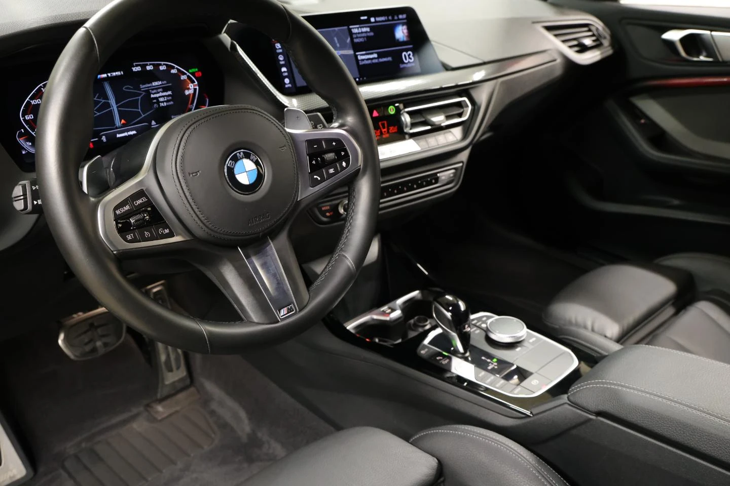 BMW M135 xDrive Sportautomatic M sport Paket - изображение 8