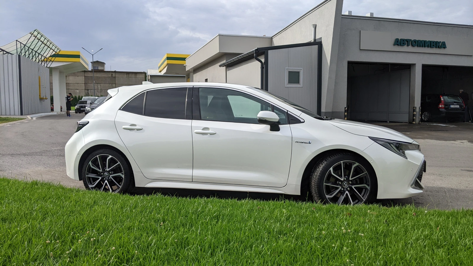 Toyota Corolla Lounge - изображение 2
