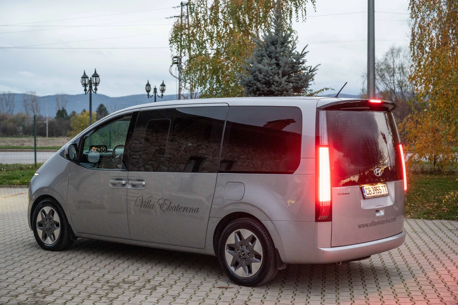 Hyundai Staria 4X4* Luxory* с ДДС - изображение 5