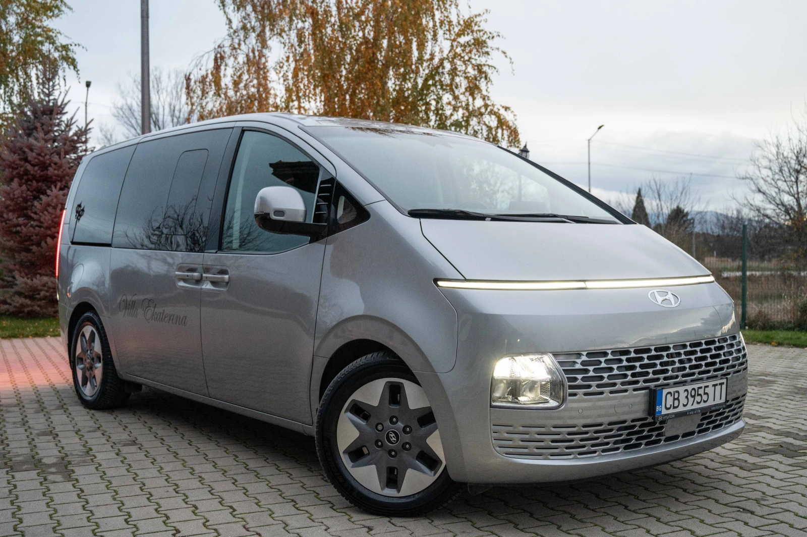 Hyundai Staria 4X4* Luxory* с ДДС - изображение 2