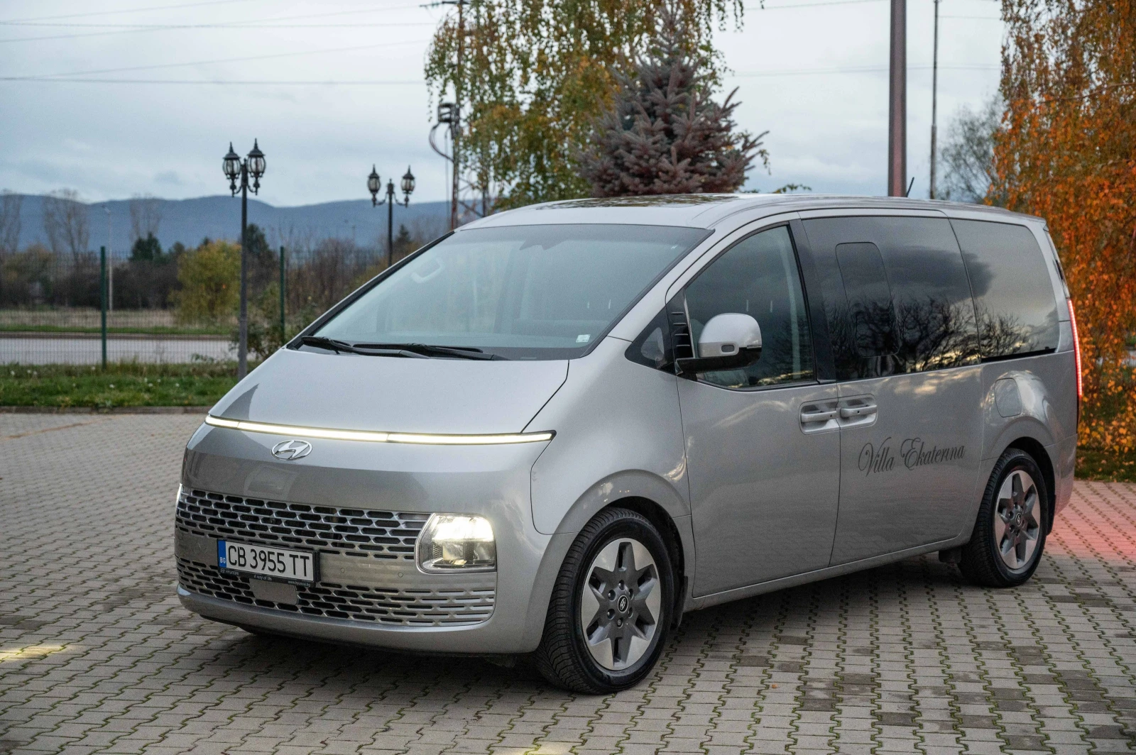 Hyundai Staria 4X4* Luxory* с ДДС - изображение 4