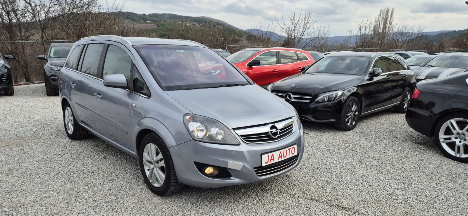 Opel Zafira 1.8-140кс.7места, снимка 3 - Автомобили и джипове - 53928640