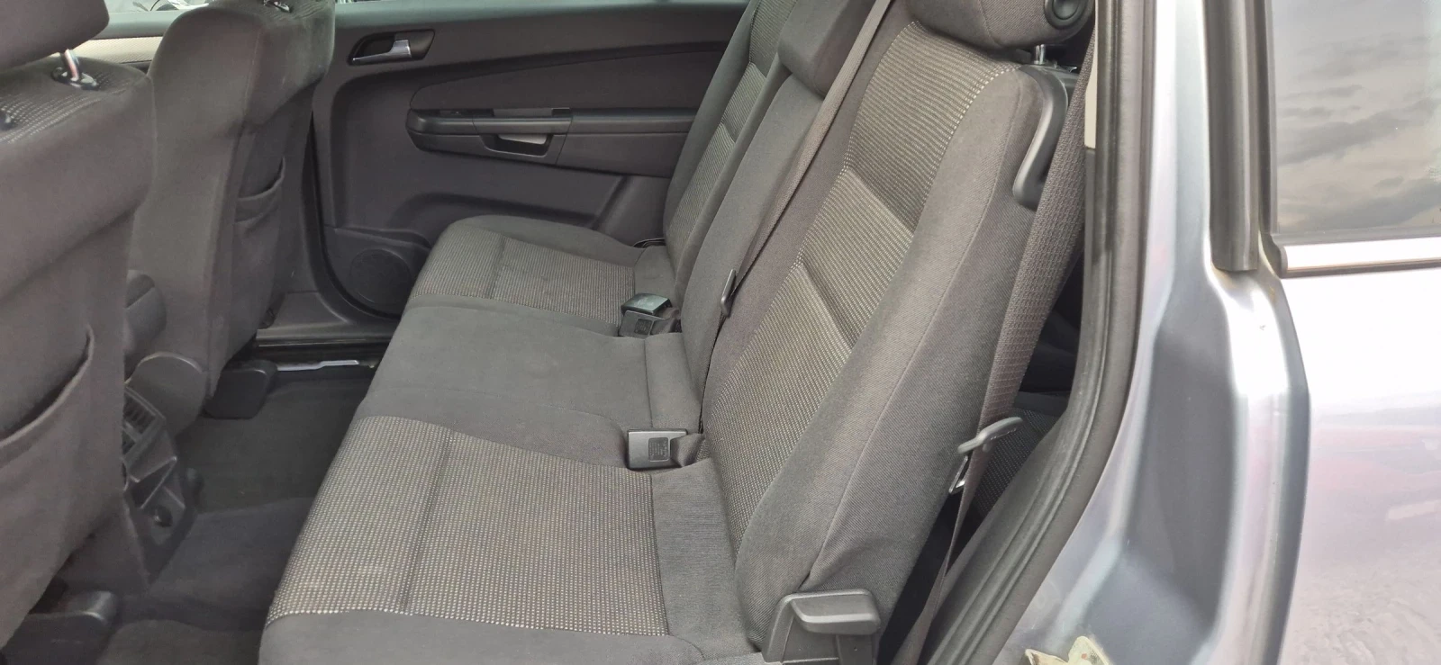 Opel Zafira 1.8-140кс.7места, снимка 9 - Автомобили и джипове - 53928640