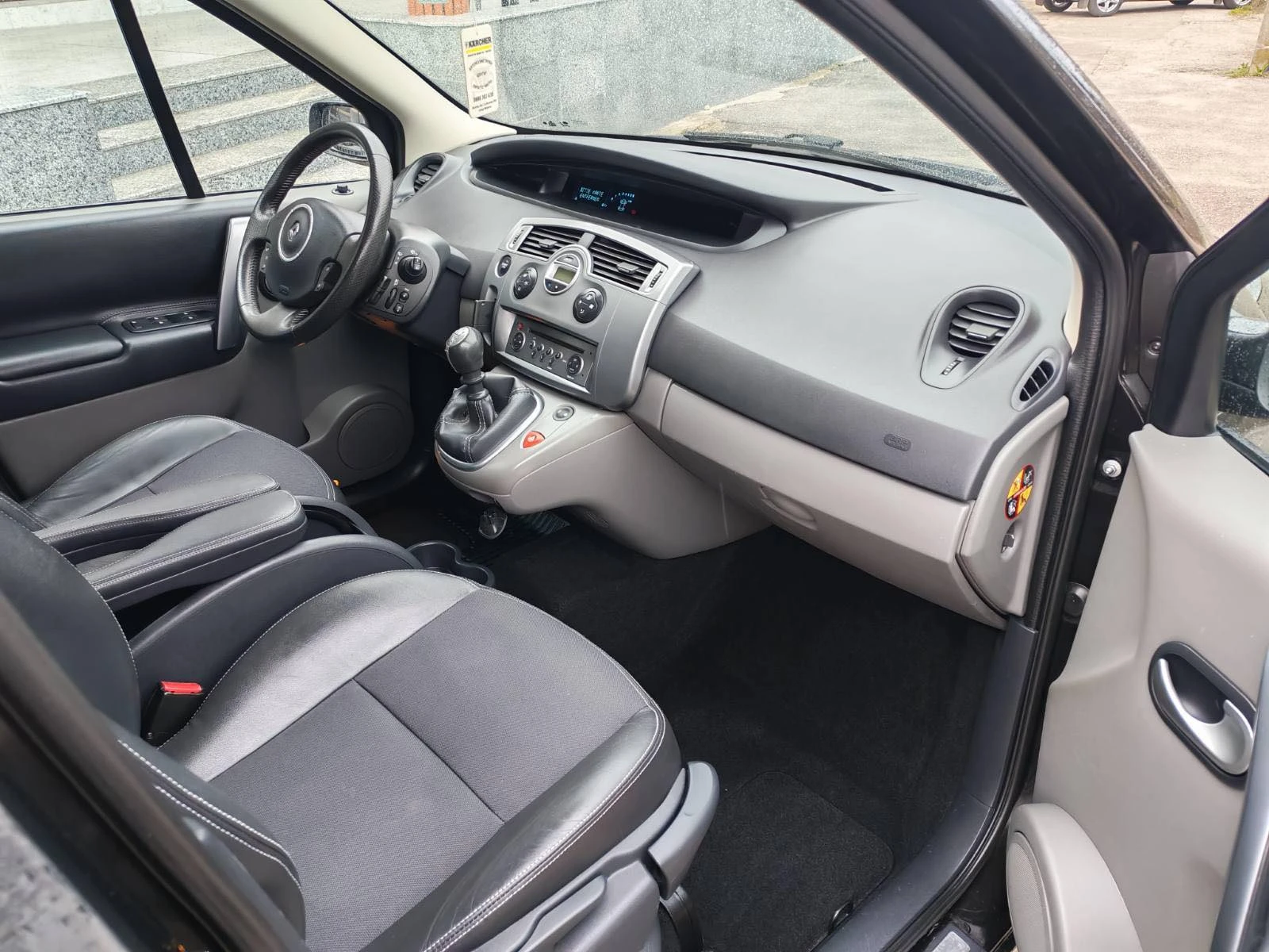 Renault Grand scenic 1.6i, снимка 10 - Автомобили и джипове - 53952112