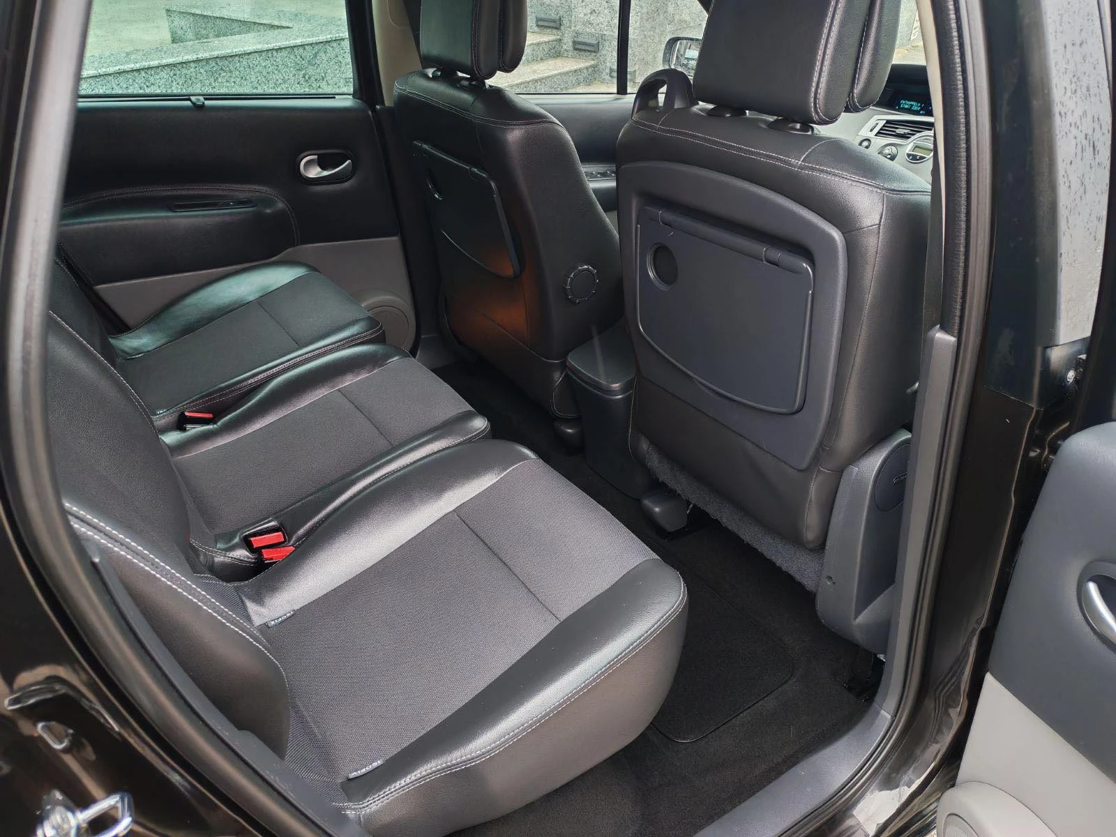 Renault Grand scenic 1.6i, снимка 12 - Автомобили и джипове - 53952112