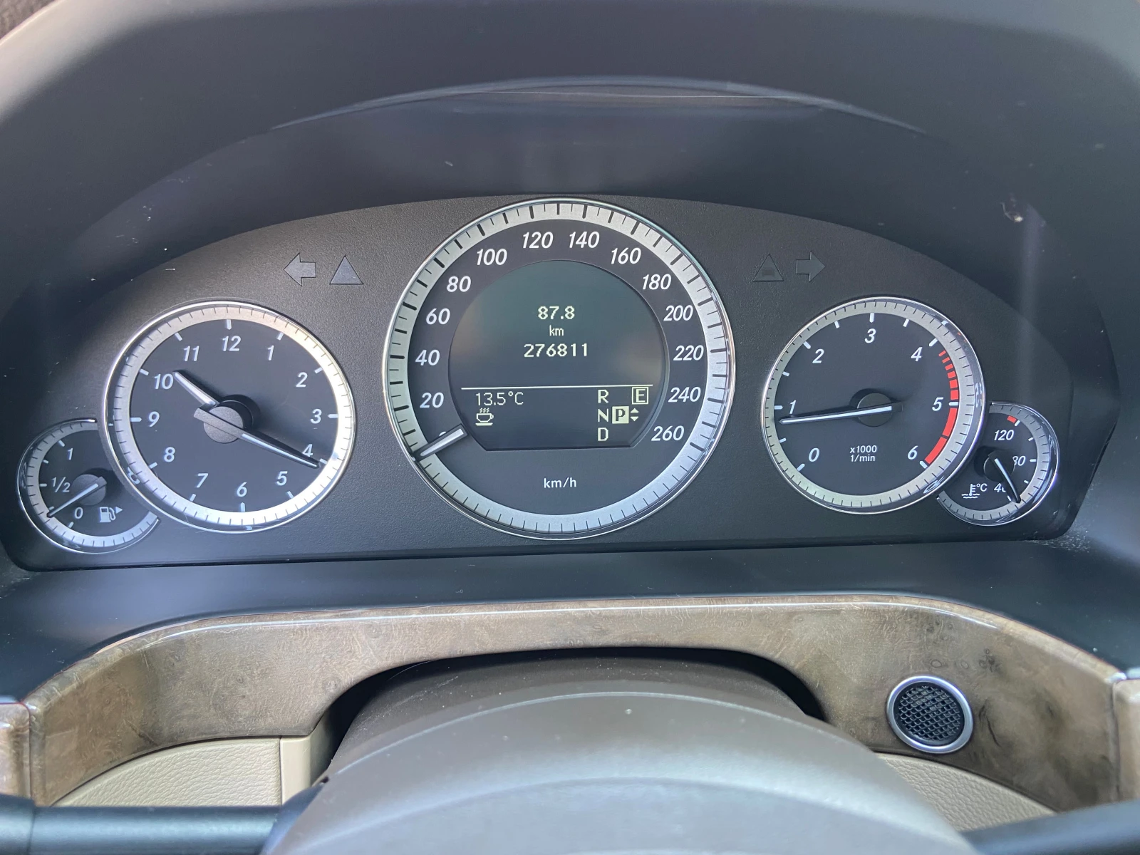 Mercedes-Benz E 300 300cdi-Има видеоклип към обявата!, снимка 9 - Автомобили и джипове - 53974606