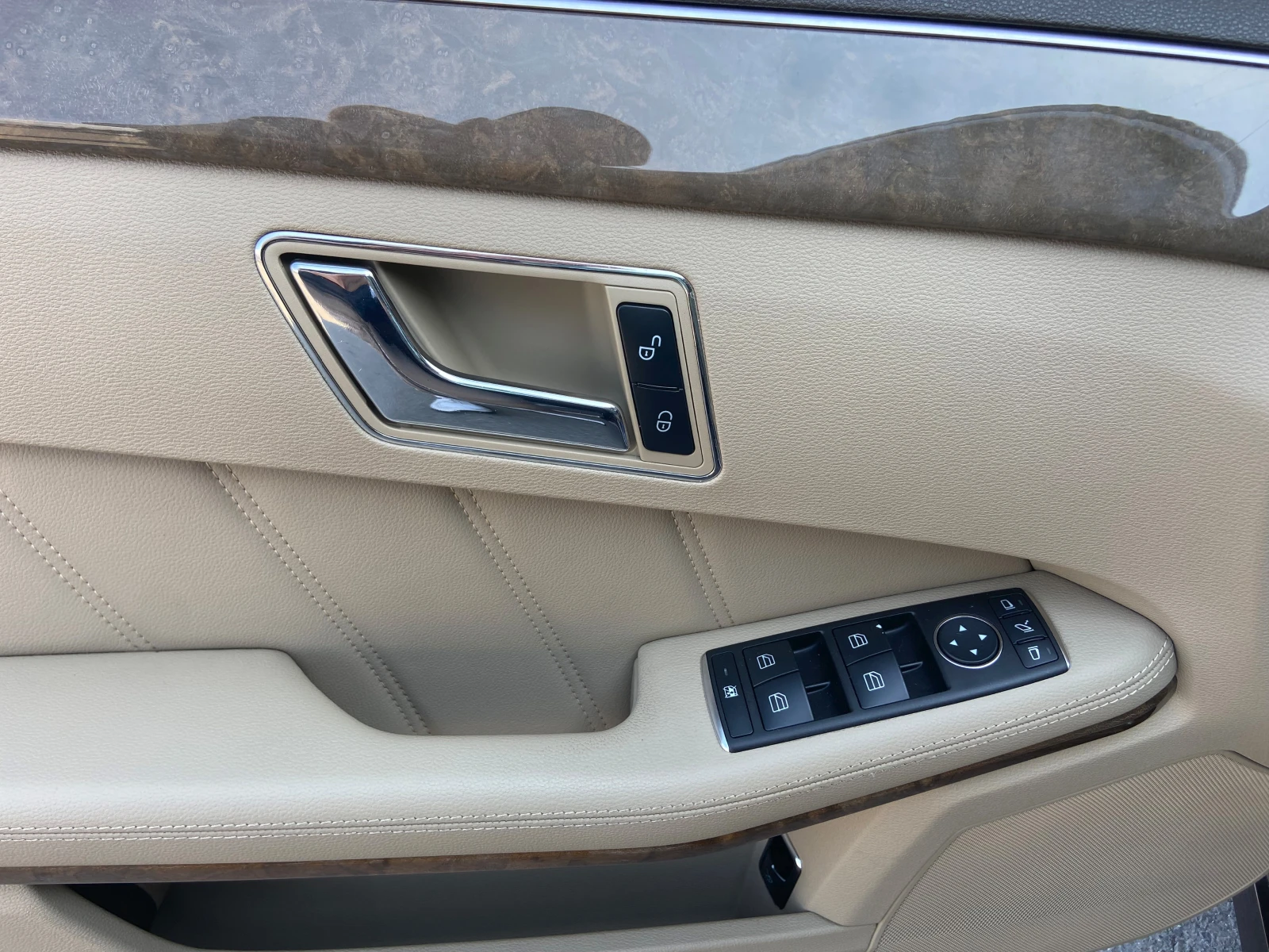 Mercedes-Benz E 300 300cdi-Има видеоклип към обявата!, снимка 8 - Автомобили и джипове - 53974606