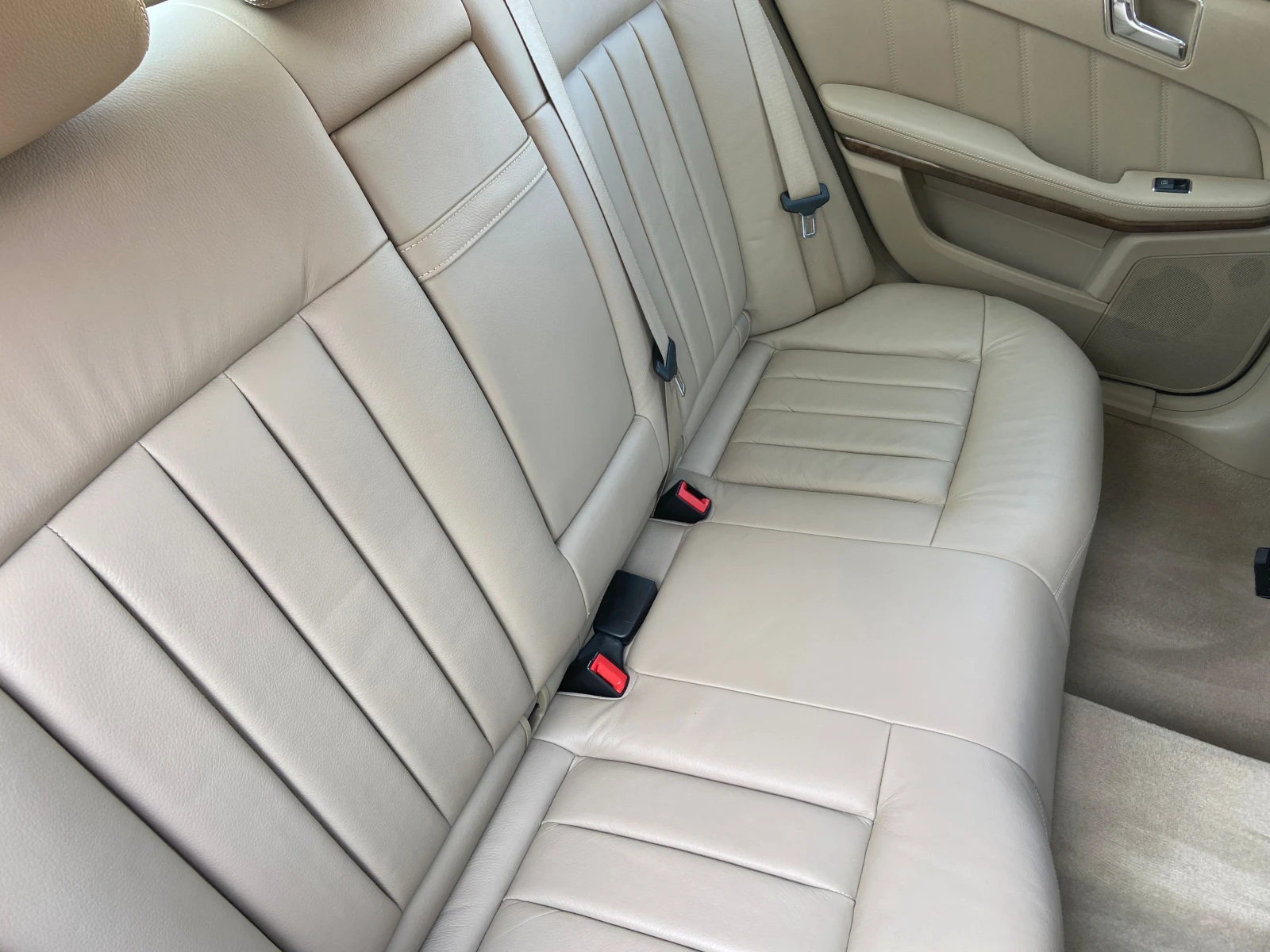 Mercedes-Benz E 300 300cdi-Има видеоклип към обявата!, снимка 15 - Автомобили и джипове - 53974606