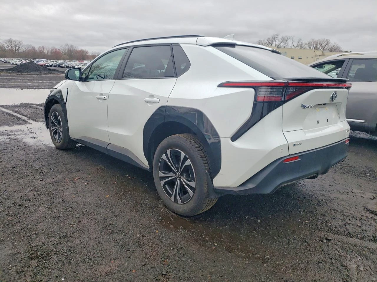 Toyota bZ4X XLE AWD, снимка 2 - Автомобили и джипове - 54397917