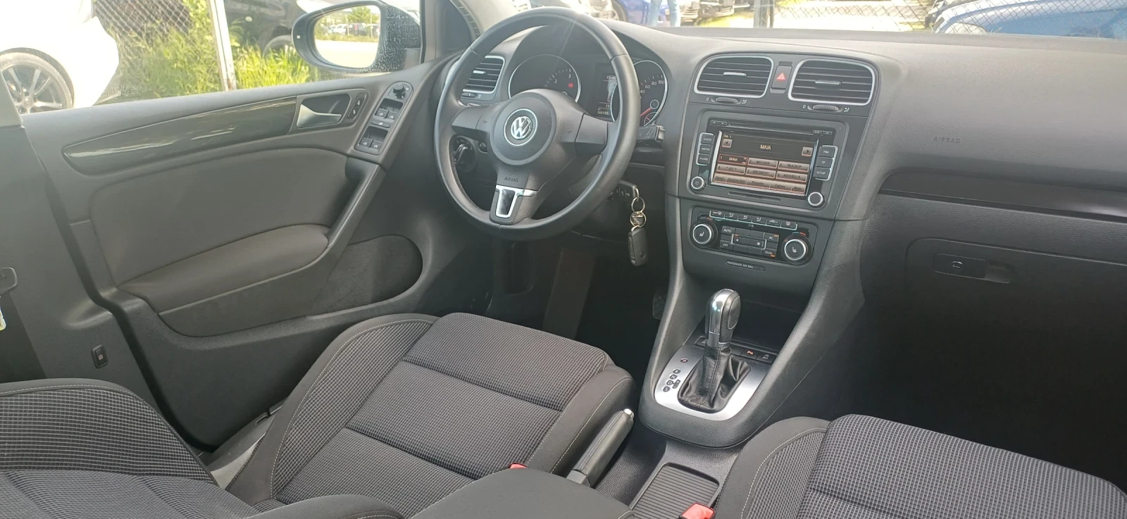 VW Golf АВТОМАТИК, снимка 10 - Автомобили и джипове - 54568963