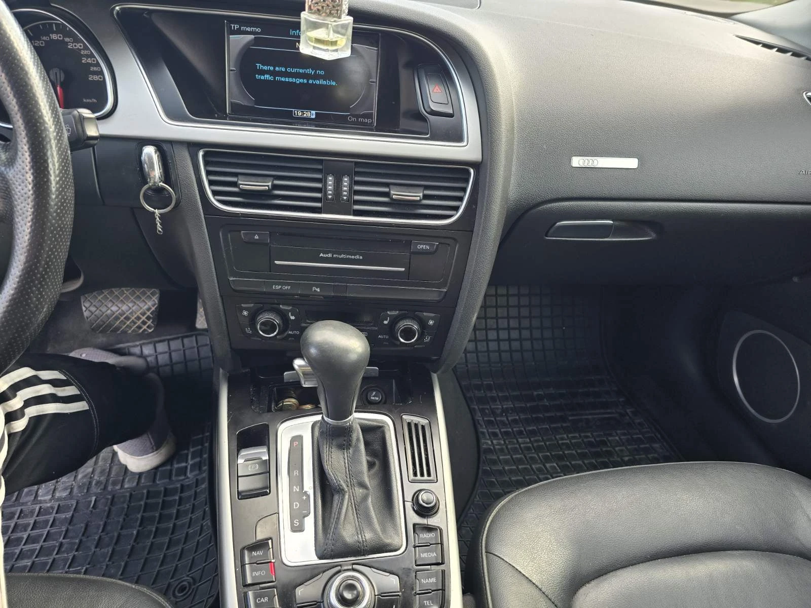 Audi A5 ТОП СЪСТОЯНИЕ/2.7TDI, снимка 10 - Автомобили и джипове - 54608099