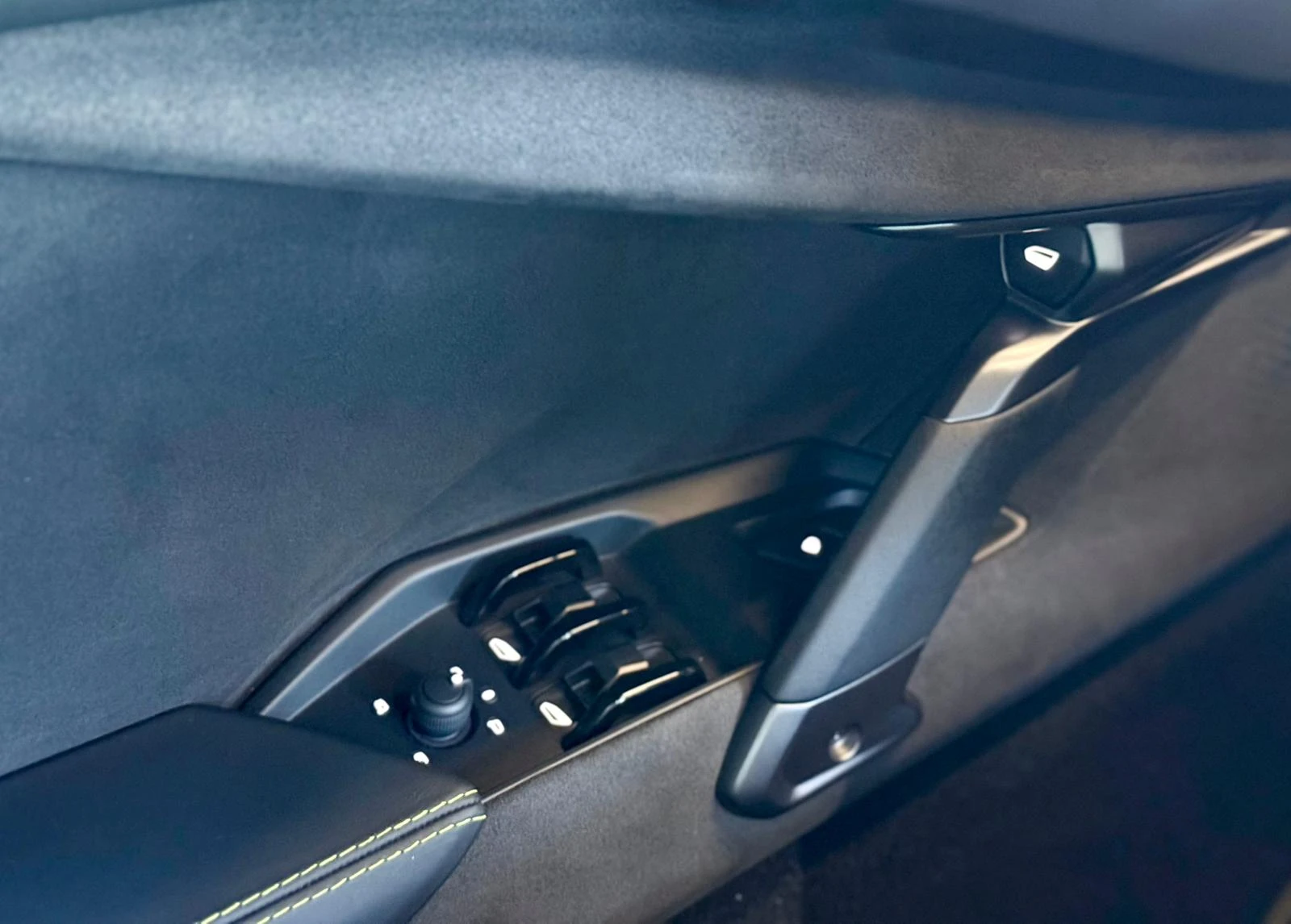 Lamborghini Revuelto Revuelto* Nero* Лизинг, снимка 7 - Автомобили и джипове - 55044793