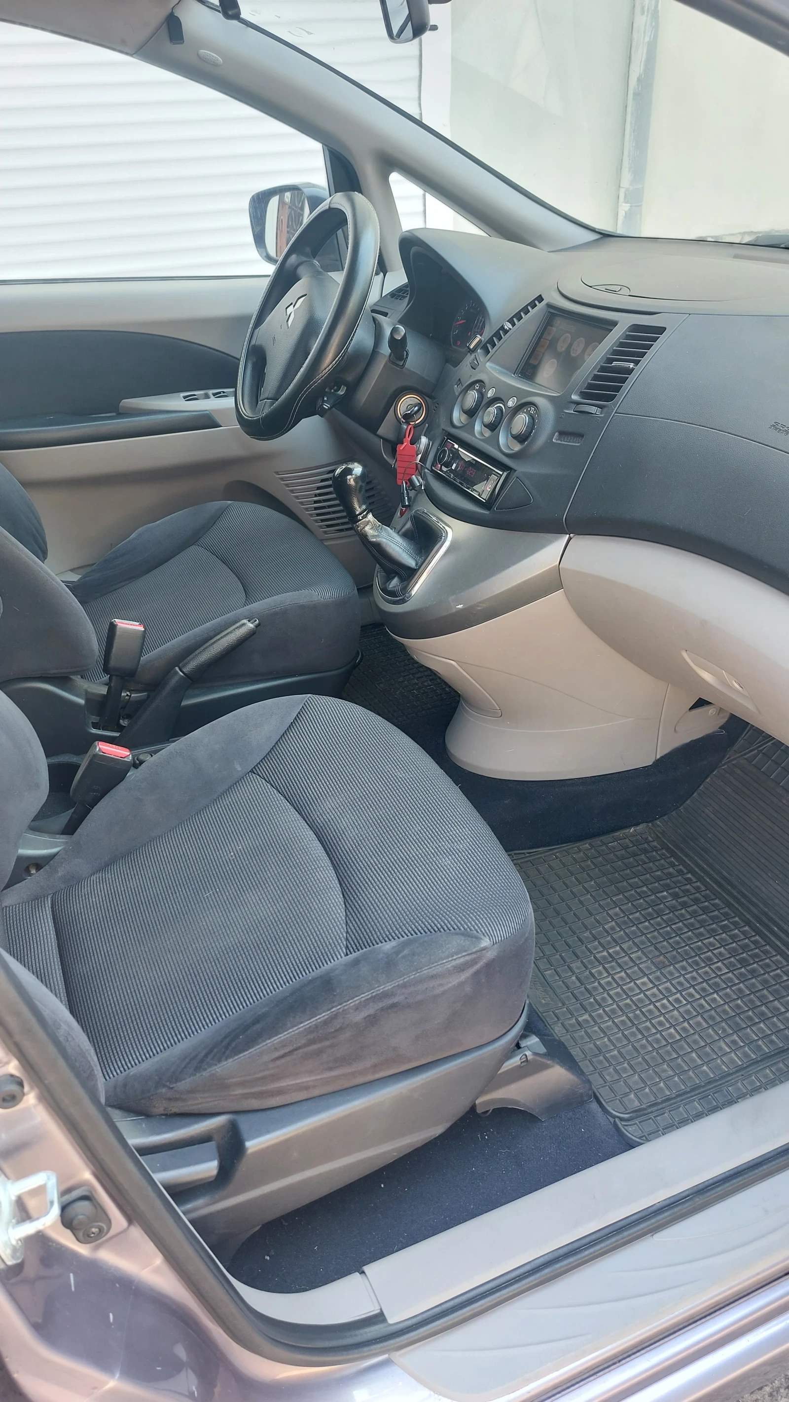 Mitsubishi Grandis Газ/бензин, снимка 8 - Автомобили и джипове - 55119477
