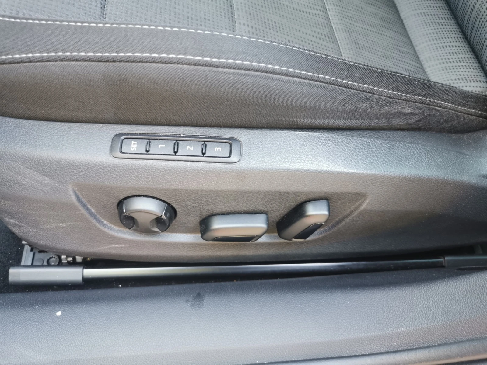Skoda Superb 2.0 TDI, 150к.с. DSG, снимка 6 - Автомобили и джипове - 55891892