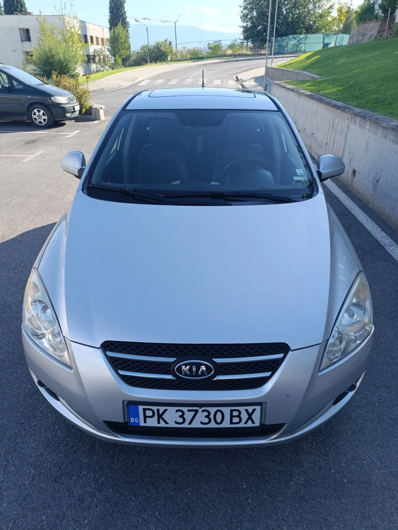 Kia Ceed 1.6CRDI, снимка 2 - Автомобили и джипове - 55959262