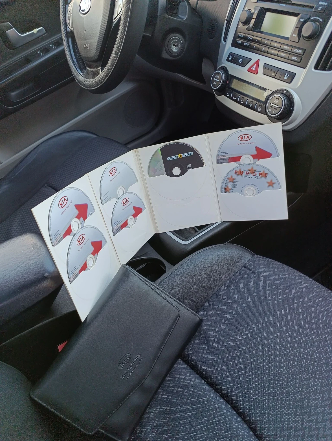 Kia Ceed 1.6CRDI, снимка 13 - Автомобили и джипове - 55959262