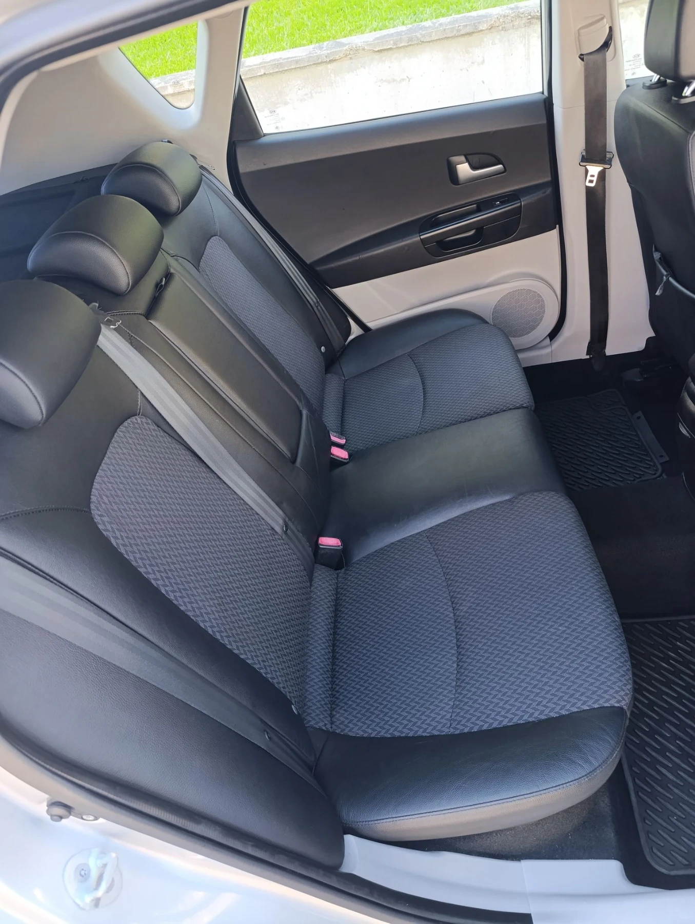 Kia Ceed 1.6CRDI, снимка 9 - Автомобили и джипове - 55959262
