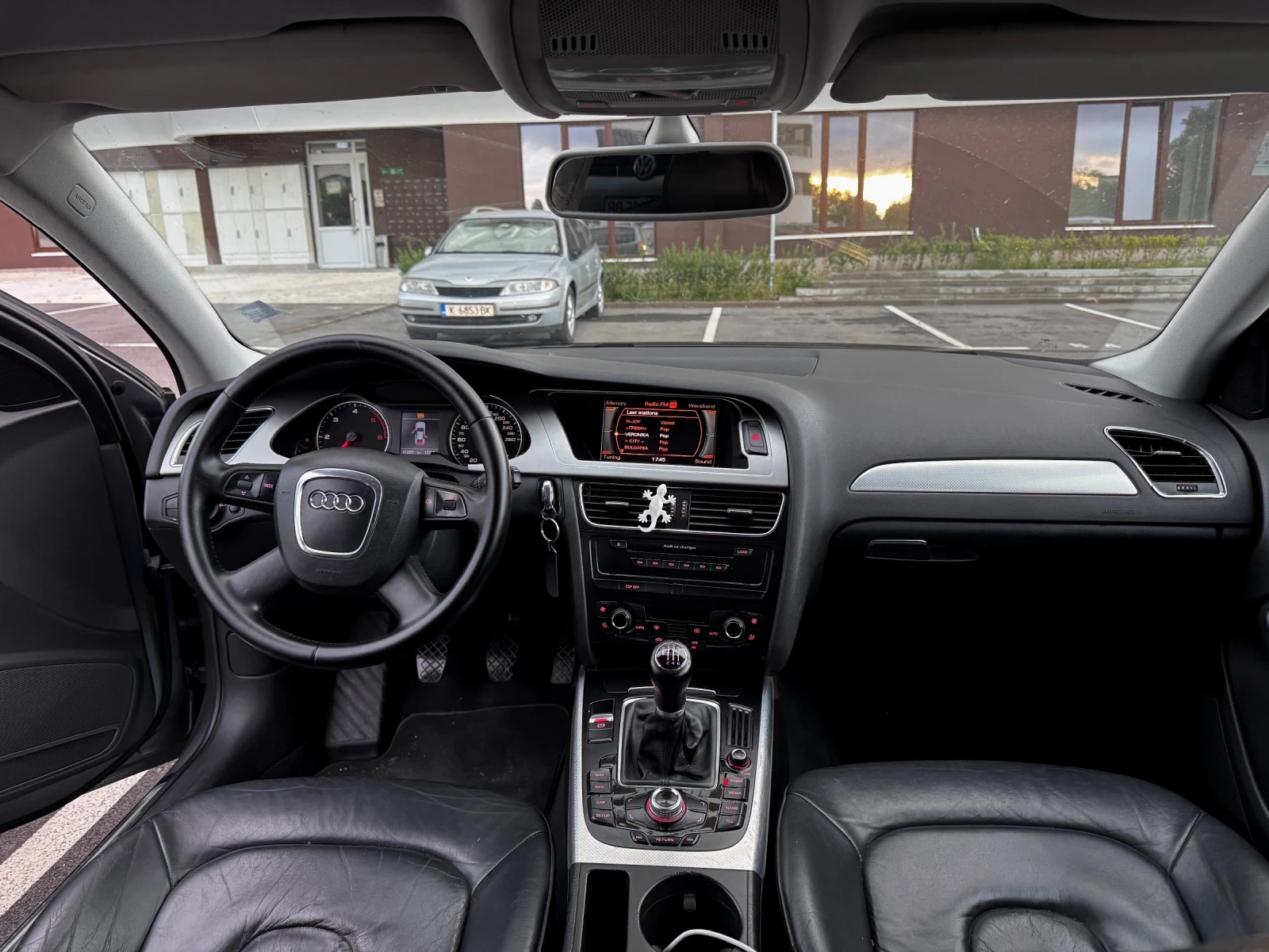 Audi A4 B8 2.0 TDI, снимка 5 - Автомобили и джипове - 56059944